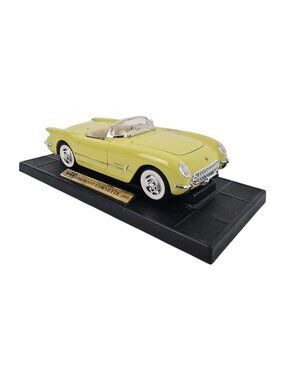 Mira Golden Line 1:18 Die Cast Chevrolet Corvette 1955 Cream Classic Car D88